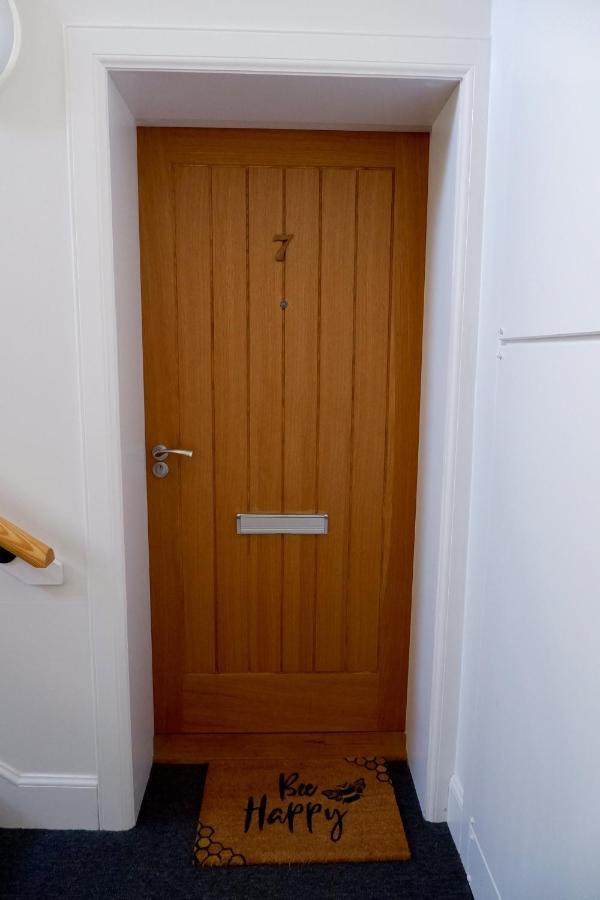 No 7 Quiet, Two Bedroom Ground Floor Flat In Tornagrain Great For Early Airport Departures Or Late Flights Dalcross Buitenkant foto