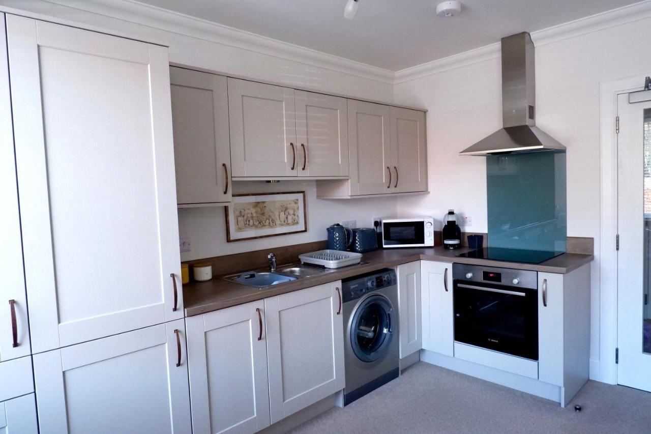 No 7 Quiet, Two Bedroom Ground Floor Flat In Tornagrain Great For Early Airport Departures Or Late Flights Dalcross Buitenkant foto